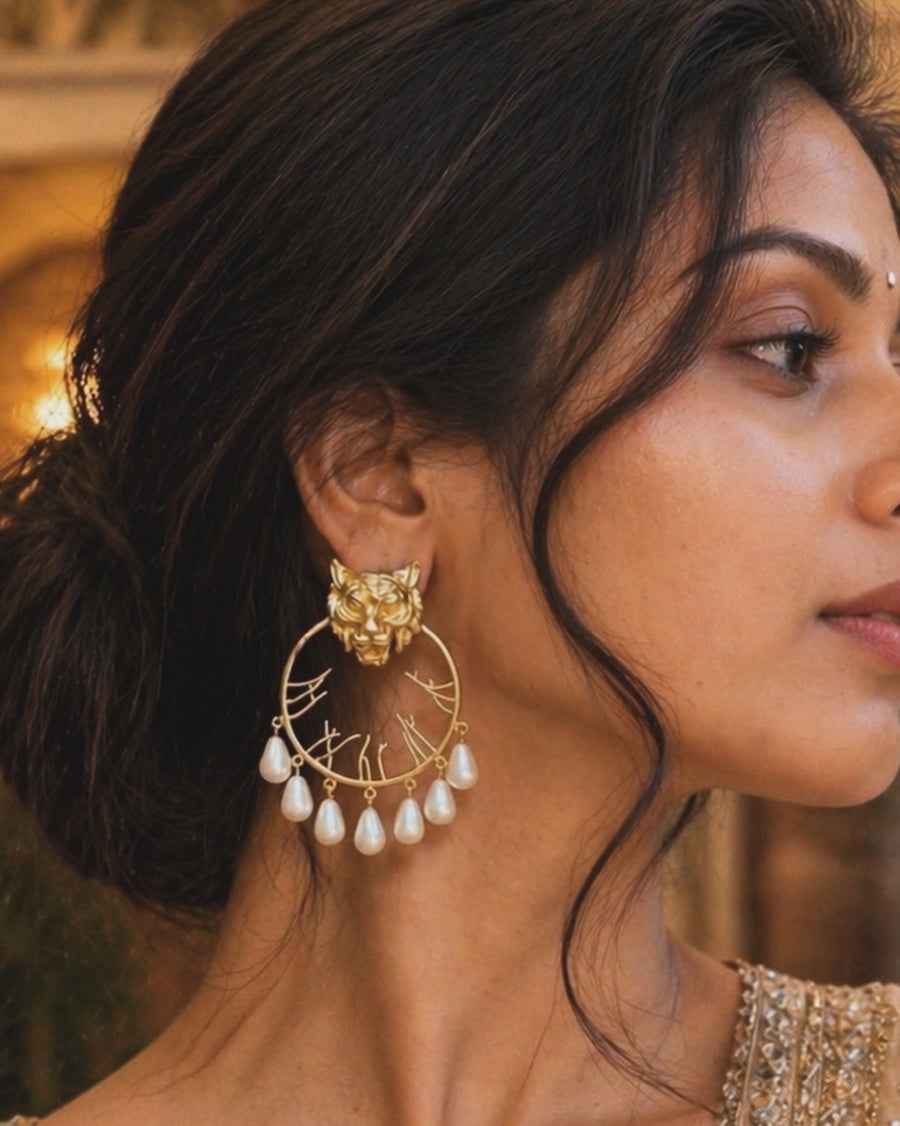 Golden Roar Pearl Earrings