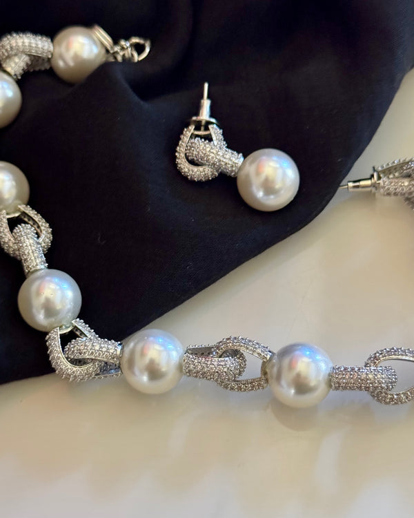 Noor Link Pearl Set