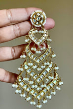 Load image into Gallery viewer, Statement Kundan Duster Earrings
